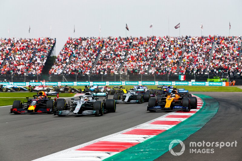 Max Verstappen, Red Bull Racing RB15, Lewis Hamilton, Mercedes AMG F1 W10 et Lando Norris, bataille de McLaren MCL34
