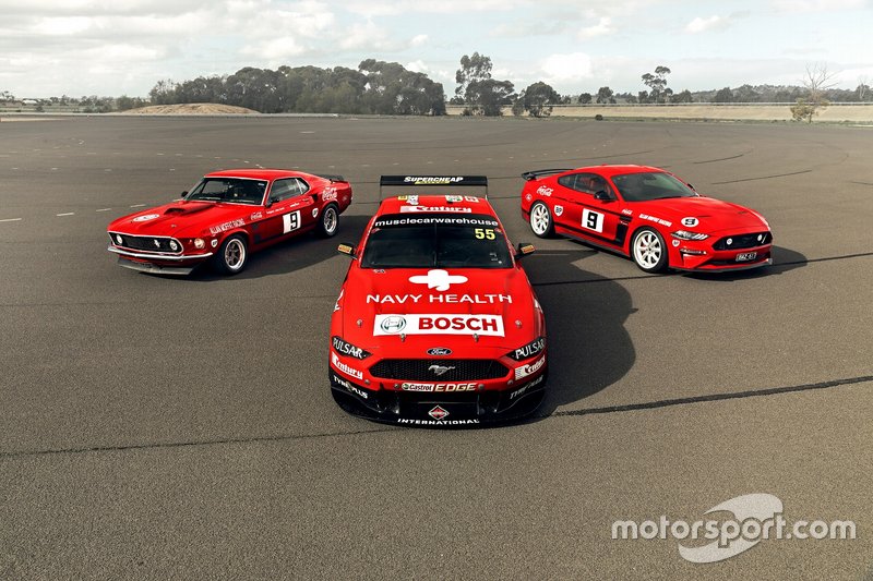 Chaz Mostert et James Moffat, Tickford Ford avec une ancienne génération de voitures de route Ford Mustang