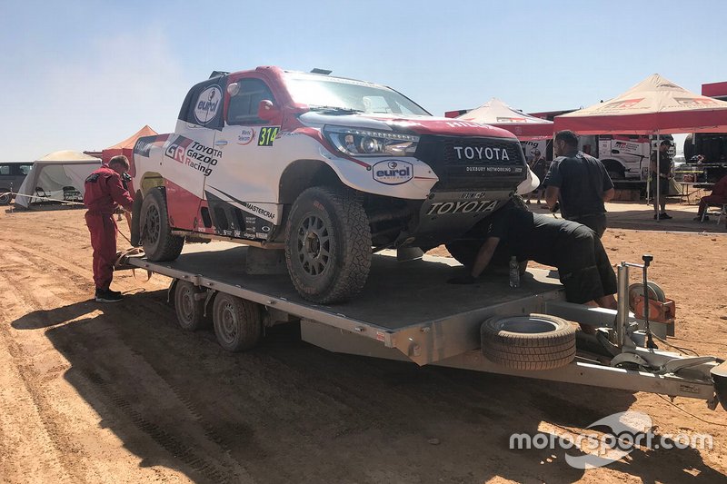 Toyota Hiloo n ° 314 Toyota Hilux: Fernando Alonso, Marc Coma, après laccident