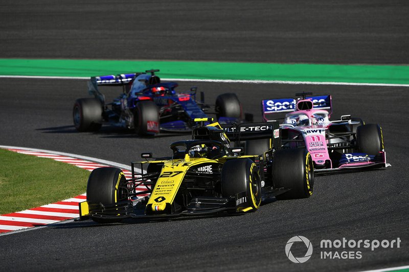 Nico Hulkenberg, Renault F1 Team R.S. 19 ans, mène Sergio Perez, Racing Point RP19, et Daniil Kvyat, Toro Rosso STR14