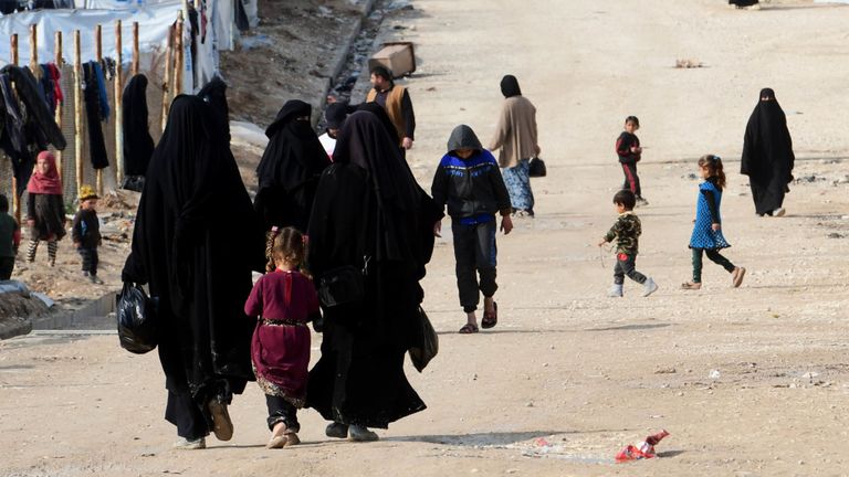 Le camp d'Al-Hol, qui abrite des proches des membres de l'EI en Syrie