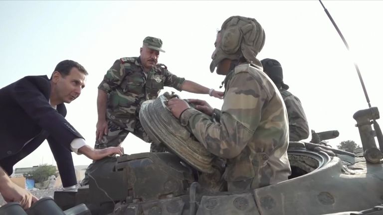 Assad fait une visite rare près des lignes de front d'Idlib