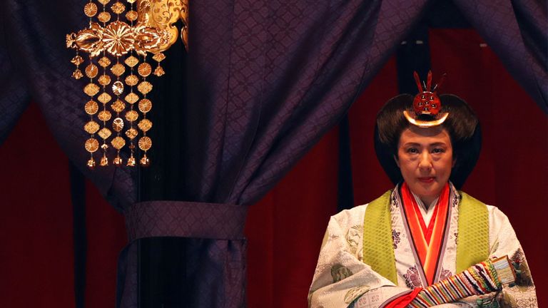 L'impératrice japonaise Masako fait son apparition lors d'une cérémonie pour proclamer l'intronisation de l'empereur Naruhito au monde