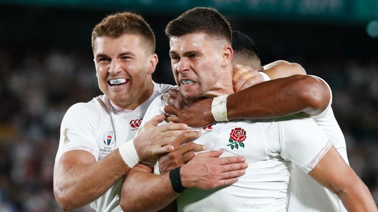 Les joueurs anglais célèbrent après avoir battu les All Blacks