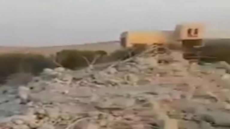 La télévision d'Etat irakienne a diffusé dimanche 27 octobre des images d'un raid américain en Syrie qui aurait tué le dirigeant de l'Etat islamique, Abu Bakr al Baghdadi.