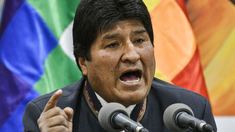 Le président et candidat à la présidentielle bolivienne, Evo Morales, prend la parole lors d'une conférence de presse à la Casa Grande del Pueblo (grande maison du peuple) à La Paz, le 24 octobre 2019.
