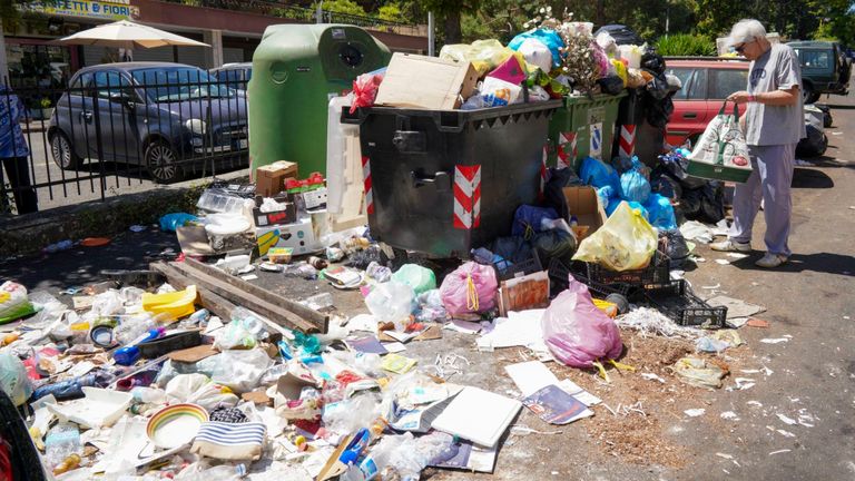 Déchets non récupérés à Rome