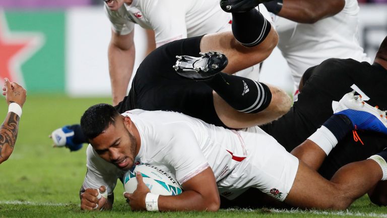 L’essai de deuxième minute de Manu Tuilagi a permis à l’Angleterre de prendre la tête de sa demi-finale de coupe du monde contre la Nouvelle-Zélande