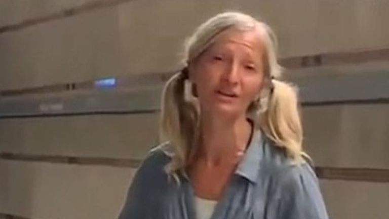 Emily dit qu'elle rêve de pouvoir encore travailler dans l'industrie de la musique 