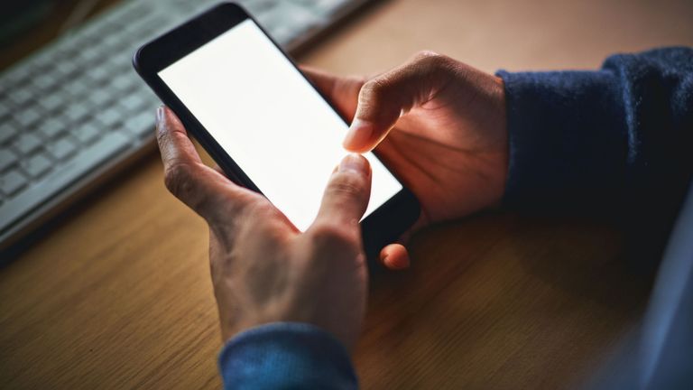 Les SMS offraient un lien pour aider les toxicomanes