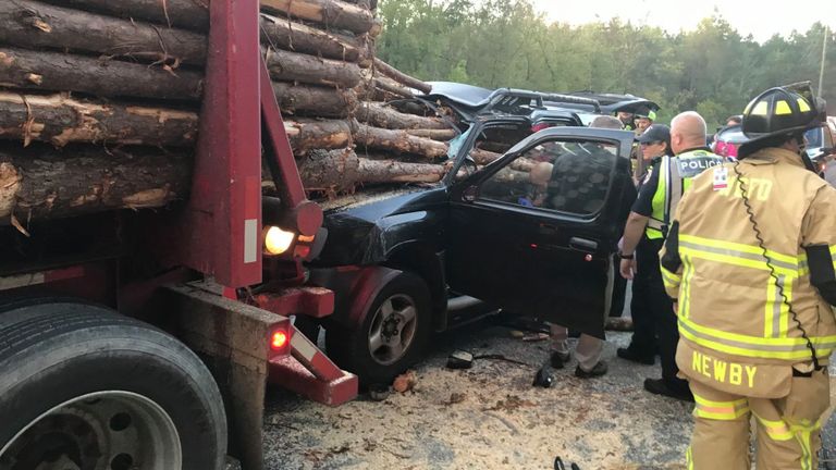 Le chauffeur s'était penché pour ramasser quelque chose qu'il avait laissé tomber. Pic: incendie du comté de Whitfield