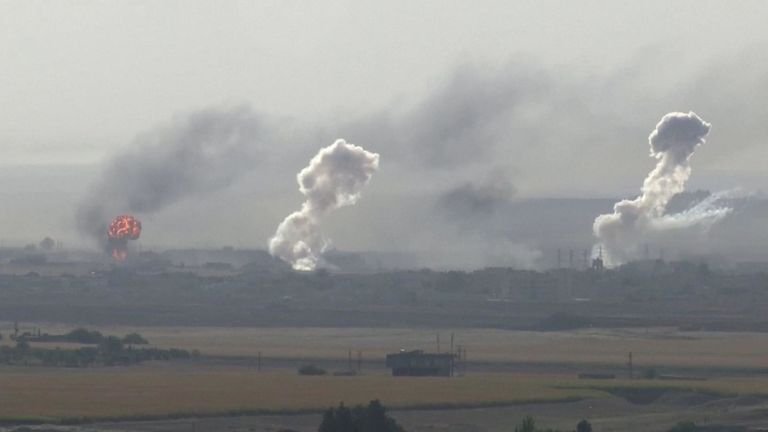 Les forces urcs intensifient le bombardement autour de la ville syrienne de Ras Al Ain