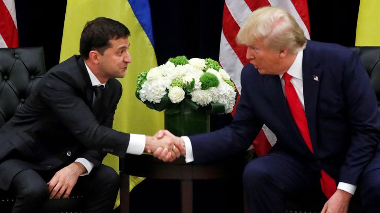 Le président ukrainien Volodymyr Zelenskiy et le président américain Donald Trump