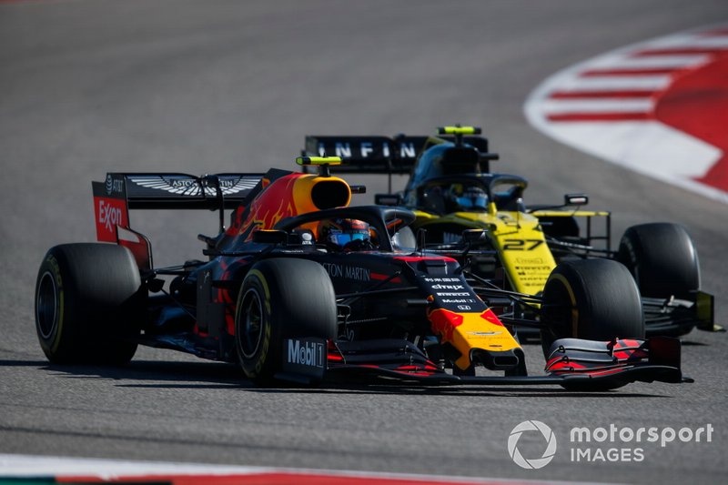 Alex Albon, Red Bull Racing RB15, mène Nico Hulkenberg, Renault F1 Team R.S. 19