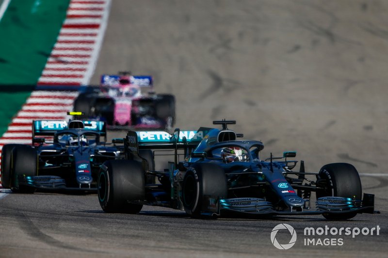 Lewis Hamilton, Mercedes AMG F1 W10, conduit Valtteri Bottas, Mercedes AMG W10 