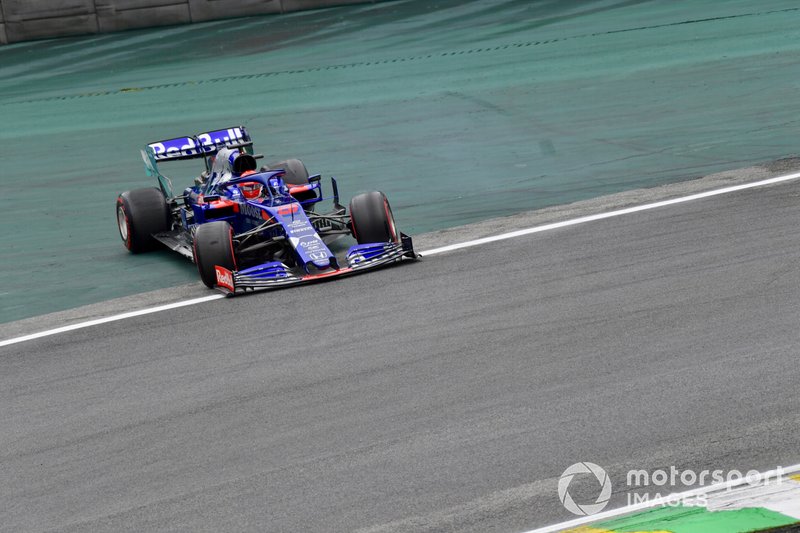 Daniil Kvyat, Toro Rosso STR14, se remet dune rotation