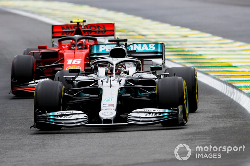 Lewis Hamilton, Mercedes AMG F1 W10 et Charles Leclerc, Ferrari SF90 