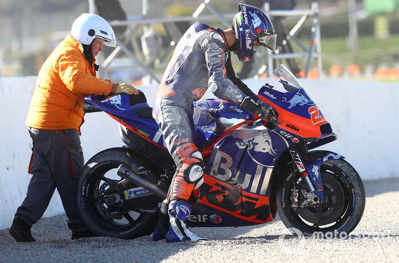 Iker Lecuona et le KTM Tech 3 après un crash