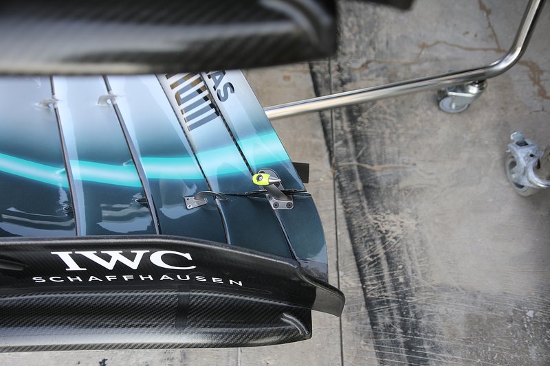 Mercedes AMG F1 W10, détail aileron avant