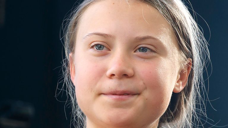 NEW YORK, NEW YORK - 20 SEPTEMBRE: La militante Greta Thunberg dirige la grève des jeunes pour le climat dans le but de sensibiliser le public et de modifier les politiques environnementales mondiales actuelles le 20 septembre 2019 à New York. (Photo par John Lamparski / WireImage)