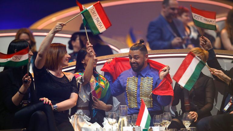 Kiev, ukraine - 11 mai: joci papai 'au cours de la deuxième demi-finale du 62e concours de chanson eurovision au centre des expositions international (IEC) le 11 mai 2017 à Kiev, en Ukraine. La finale du concours Eurovision de la chanson de cette année sera diffusée le 13 mai 2017. (Photo de Michael Campanella / Getty Images)