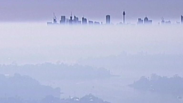 De violents feux de brousse ont semé Sydney dans la fumée mardi, soulevant des craintes pour la santé alors que la qualité de l'air était au-dessus du niveau "dangereux".