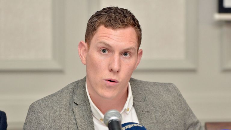 John McAreavey est retourné à Maurice pour faire appel à l'aide pour attraper le meurtrier de sa femme
