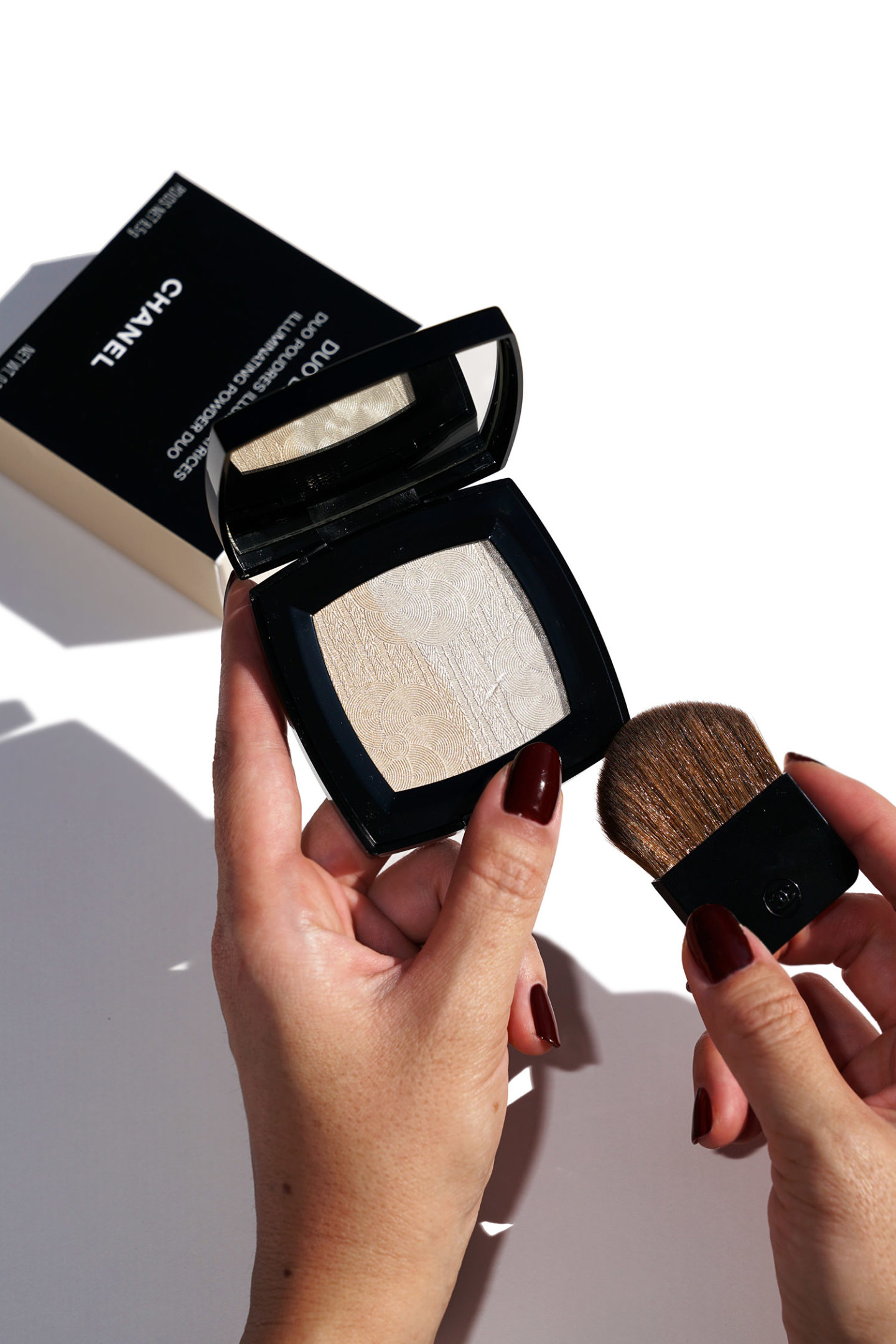 Surligneur Chanel Duo de Camelias Noir vendredi 2019