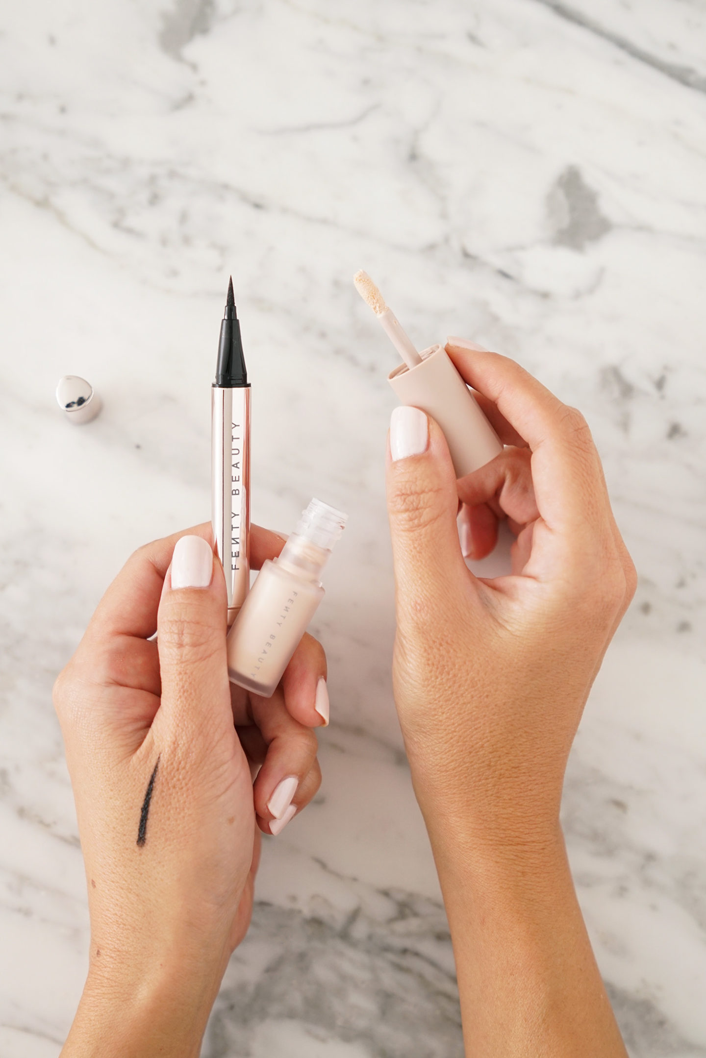 Fenty Mini liner liquide et apprêt pour les yeux