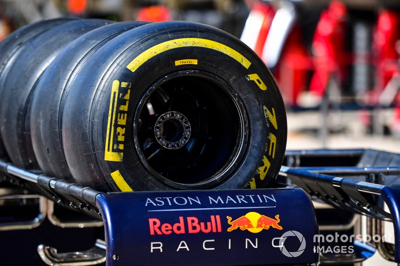 Une ligne de pneus Pirelli pour Red Bull