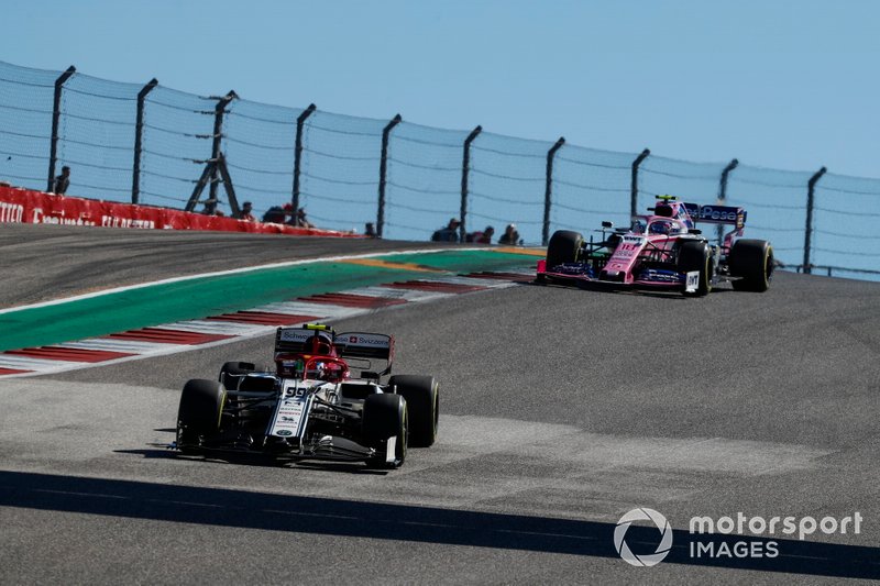 Antonio Giovinazzi, Alfa Romeo Racing C38, mène Lance Stroll, Racing Point RP19