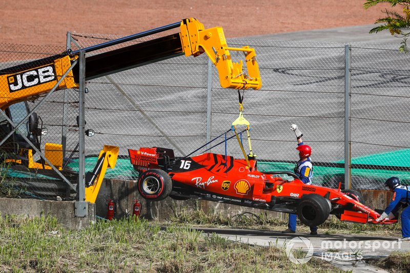 Voiture endommagée de Charles Leclerc, Ferrari SF90