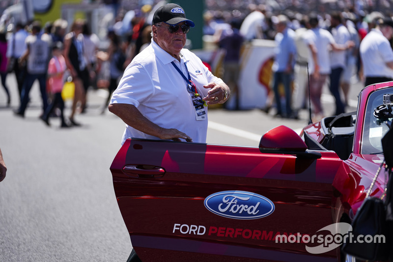 UN J. Foyt