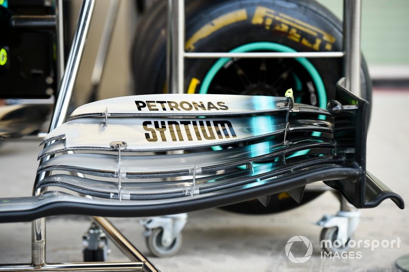 Détail de laileron avant de la Mercedes AMG F1 W10