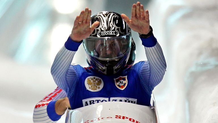 La superstar de bobsleigh russe Alexandr Zubkov a été dépouillé de son or à Sotchi après avoir été reconnu coupable de dopage