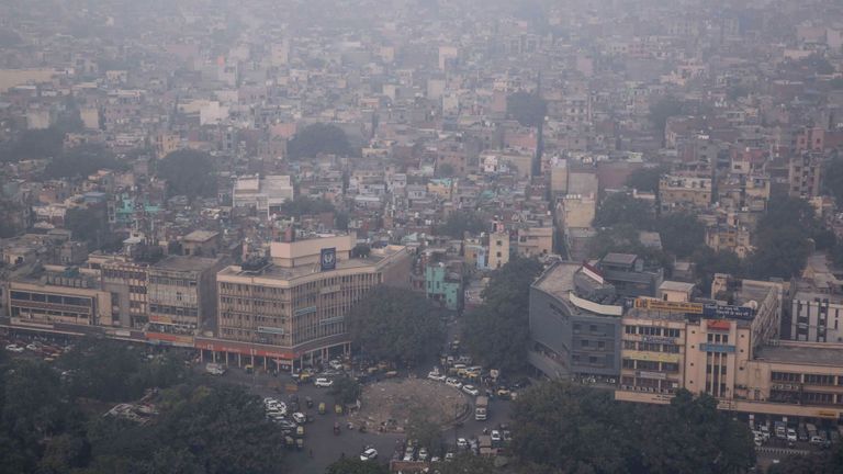 Un couple impair système sur les véhicules privés à Delhi est en place pour deux semaines