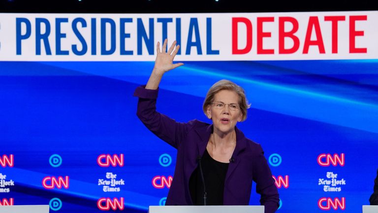 La candidate démocrate à la présidence, la sénatrice Elizabeth Warren, s'exprimera mardi lors du quatrième débat présidentiel démocratique
