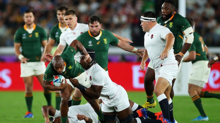 Kyle Sinckler, de l'Angleterre, a été éliminé après s'être attaqué à Maro Itoje, en Afrique du Sud, dans les trois premières minutes du match