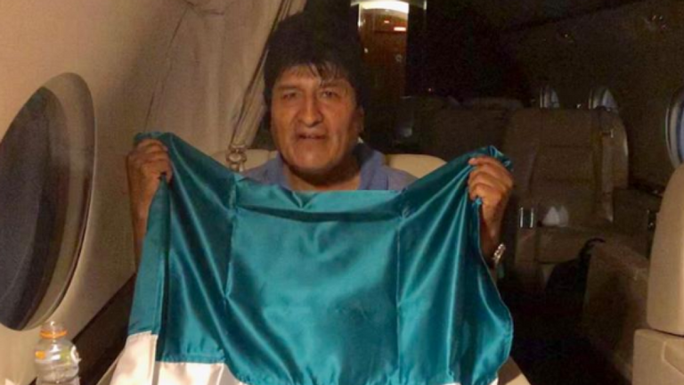 Evo Morales s'est vu offrir l'exil au Mexique. Pic: @m_ebrard