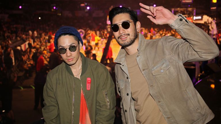 Godfrey Gao (à droite) avec le rappeur et acteur hongkongais Edison Chen en 2018 au NBA All-Star Weekend à Los Angeles