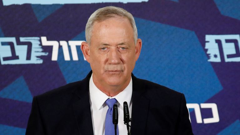 Benny Gantz a déclaré qu'il ne respecterait pas le délai de minuit pour former une coalition.