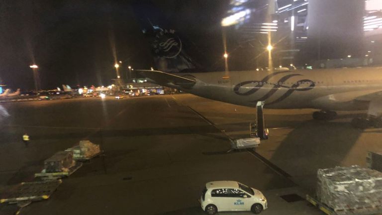 Alerte de sécurité à l'aéroport de Schiphol concernant un avion d'Air Europa. Pic: @Colin_Sebastian