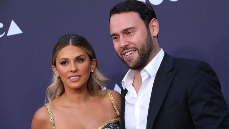 Yael Cohen et Scooter Braun assistent au MOCA Benefit 2019 au Geffen Contemporary au MOCA le 18 mai 2019 à Los Angeles, en Californie. (Photo de JC Olivera / Getty Images)

