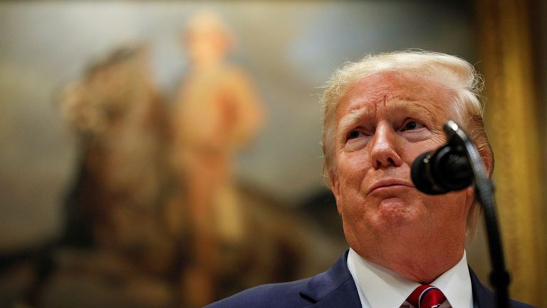 Le président des États-Unis, Donald Trump, s'est plaint de la procédure de mise en accusation, la qualifiant de "honteuse".