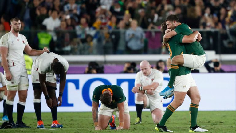 L'Angleterre perd après un début de finale acharné