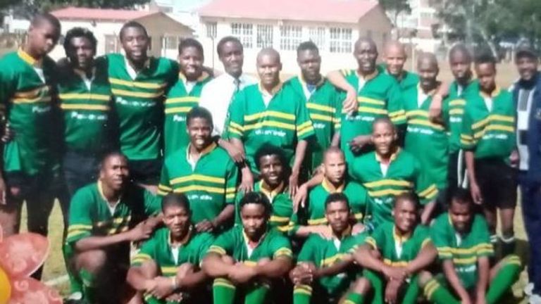 La première équipe de Kolisi était les African Bombers de son canton de Zwide. Pic: Instagram / Siya Kolisi