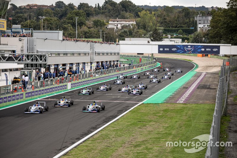 Course qualificative F4, départ
