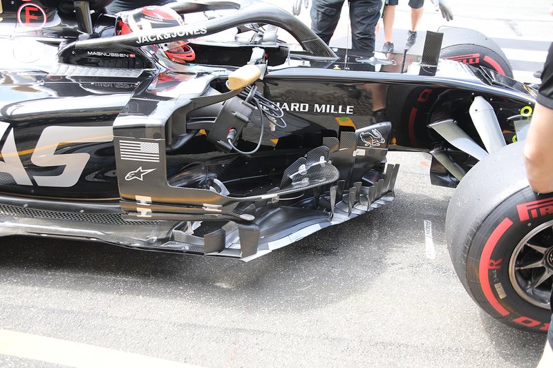 Kevin Magnussen, Haas F1 Team VF-19 sidepod detail 