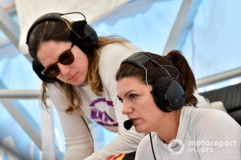 # 57 Heinricher Racing avec Meyer Shank Racing Acura NSX GT3, GTD: Katherine Legge, Bia Figueiredo