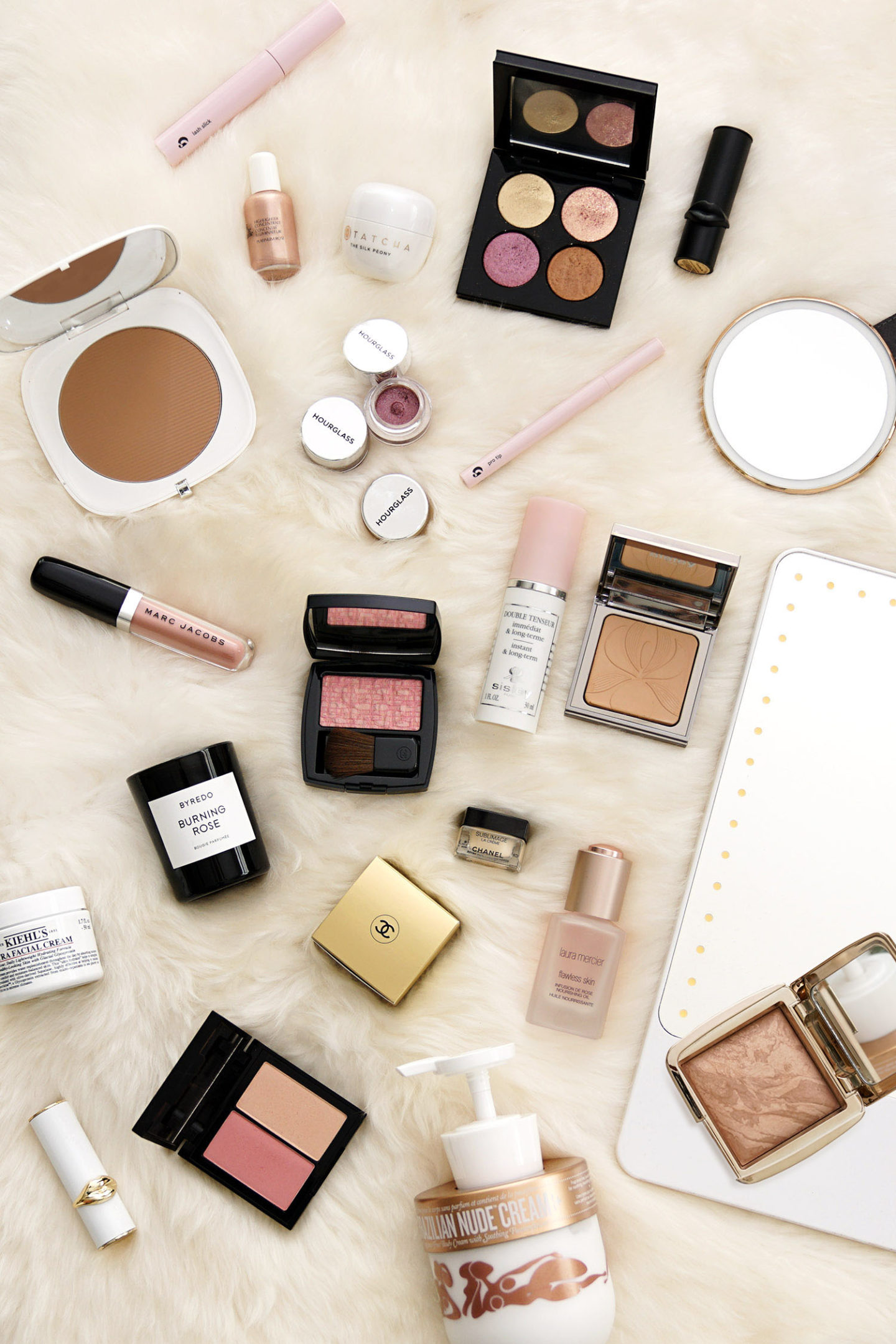 Cyber ​​Monday Beauty Deals 2019 "width =" 1080 "height =" 1619 "srcset =" https://camaraderielimited.fr/wp-content/uploads/2019/12/Best-Cyber-Monday-Beauty-Deals2019-1440x2159.jpg 1440w, https://thebeautylookbook.com/wp-content/uploads/2019/12/Best-Cyber-Monday-Beauty-Deals2019-800x1199.jpg 800w, https://thebeautylookbook.com/wp-content/uploads/2019 /12/Best-Cyber-Monday-Beauty-Deals2019-67x100.jpg 67w, https://thebeautylookbook.com/wp-content/uploads/2019/12/Best-Cyber-Monday-Beauty-Deals2019-1080x1619.jpg 1080w , https://thebeautylookbook.com/wp-content/uploads/2019/12/Best-Cyber-Monday-Beauty-Deals2019.jpg 1500w "tailles =" (largeur maximale: 1080px) 100vw, 1080px "data-jpibfi- post-excerpt = "Meilleures offres de beauté du Cyber ​​Monday 2019. Complétez tous les codes promotionnels et les économies pour les produits de beauté cette année." data-jpibfi-post-url = "https://thebeautylookbook.com/20/20/12/best- cyber-lundi-beauté-deals-2019.html "data-jpibfi-post-title =" Meilleures offres de beauté du lundi sur Internet 2019 "data-jpibfi-src =" https: //thebeautylookbook.c om / wp-content / uploads / 2019/12 / Best-Cyber-Monday-Beauty-Deals2019-1440x2159.jpg "/></p>
<p>Arrondir les meilleures offres de beauté du Cyber ​​Monday pour 2019! J’ai déjà acheté quelques articles le week-end chez 111Skin, Byredo, Sol de Janeiro et Diptyque qui me passionnent beaucoup. Nous envisageons également quelques choix de vente de Reformation et Fresh Beauty.</p>
<h3 style=